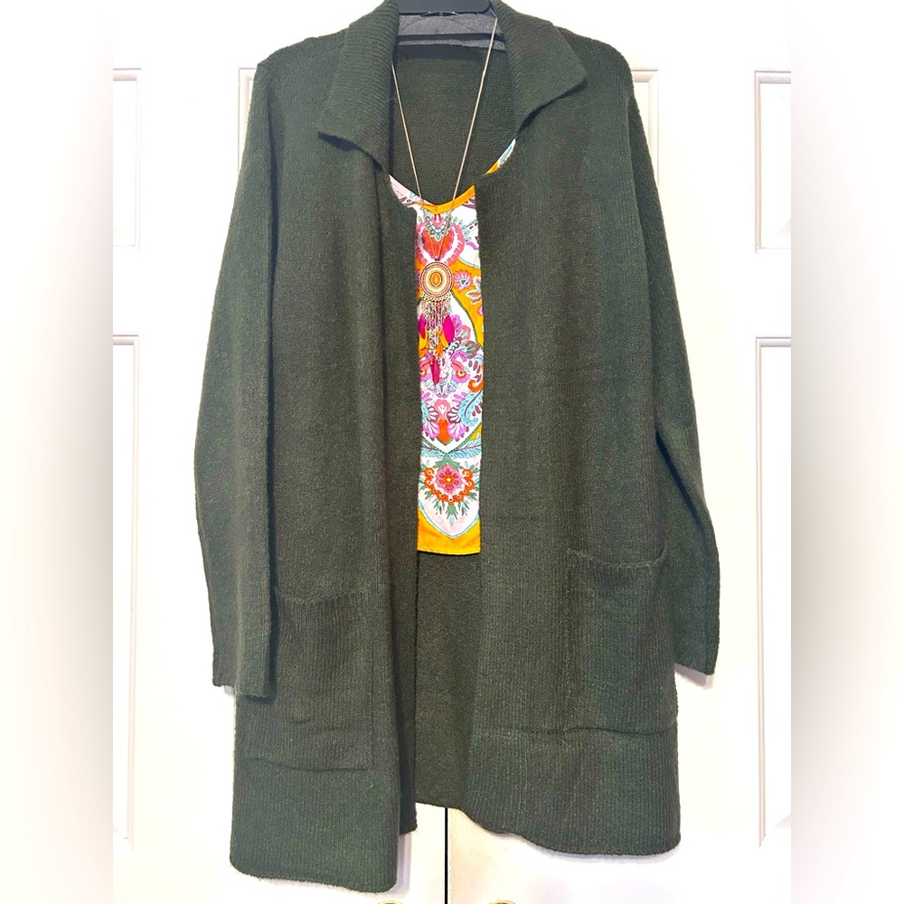 NWOT Made in Italy olive green shrug/ sweater